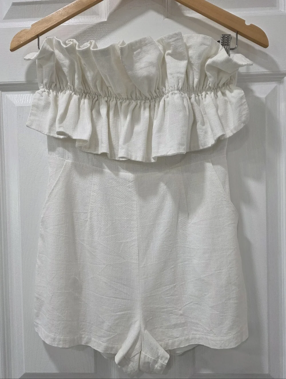Princess Polly Hunter Mae Strapless Ruched Frill Playsuit Romper White Size 4 - Picture 4 of 16